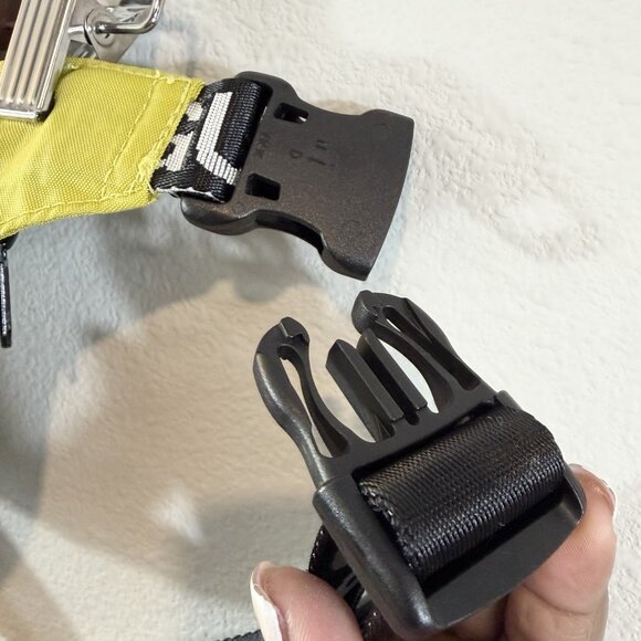 Baggu Fanny Pack Chartreuse OG White Logo Strap Double Zip Crossbody Bag Travel - Picture 15 of 16